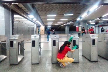 ¡QUÉ TAL! “Generan colas de hasta una hora”: Denuncian que en algunas estaciones del Metro de Caracas no aceptan efectivo y solo se puede pagar con tarjeta de débito