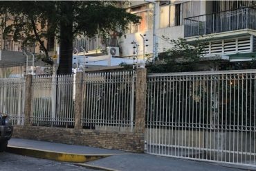 ¡INSEGURIDAD DESATADA! Reportan robo masivo en «El Bosque Bistró», en Chacao: un sujeto desenfundó una pistola y apuntó en la cabeza de un cliente