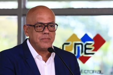¡CINISMO PURO! “No llegaron ni al 1,5% de las firmas, una representación paupérrima”: Jorge Rodríguez “celebró” que el CNE haya torpedeado el revocatorio (+Video)