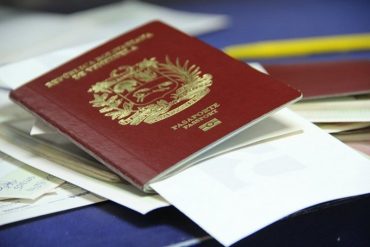 ¿Cómo saber si debes cambiar tu pasaporte venezolano por mal estado? (+Costo actual)
