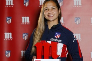 ¡LE CONTAMOS! Atlético de Madrid: Deyna Castellanos recibió premio Jugadora Cinco Estrellas