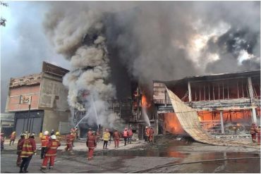 ¡VEA! Así quedó el edificio donde estaba Cine Citta en Bello Monte tras el devorador incendio (+Fotos)