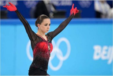 ¡TODA UNA ESTRELLA! Adolescente rusa se convirtió en la primera en lograr un salto cuádruple en patinaje sobre hielo en Juegos Olímpicos de invierno (+Videos)