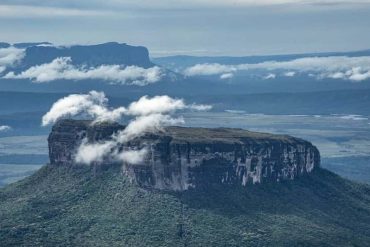 ¡SEPA! Detalles de la fiesta en el tepuy Kusari: Se hicieron 14 viajes en helicóptero (cada hora de vuelo cuesta cerca de $3.000)