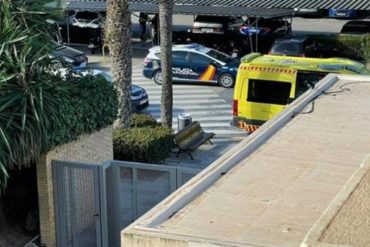 ¡VIOLENTO! Un niño de 13 años apuñala a un profesor en medio de la clase en un colegio de España