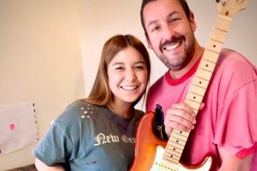 ¡NO SE LA PIERDA! La inspiradora historia de la guitarrista venezolana que tiene como jefe al mismísimo Adam Sandler