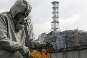 ¡MUY MAL! La Casa Blanca alertó que soldados rusos habrían tomado como rehenes al personal de la planta nuclear de Chernóbil