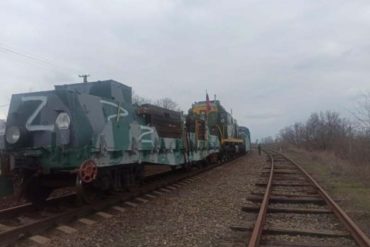 ¡VEA! Los «trenes de la muerte» que introdujo Rusia para trasladar armamento pesado en Ucrania (+Video)