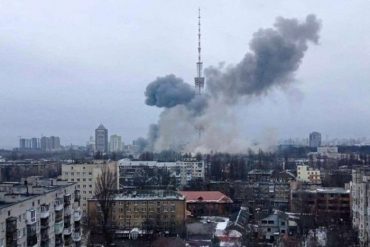 ¡LO ÚLTIMO! Ataque ruso contra la torre de televisión de Kiev dejó cinco fallecidos y varios heridos