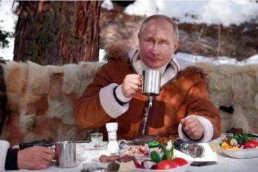 ¡AQUÍ LAS TIENE! Las extrañas manías de Putin: se levanta al mediodía, prueban su comida por temor a ser envenenado y sus baños duran dos horas