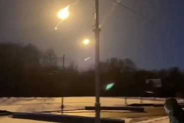 ¡MIRE! El momento en que ucranianos celebraron tras derribar un avión ruso en Kharkiv (+Video)