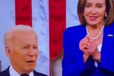 ¡SE LO MOSTRAMOS! «Quédate con quien te mire como ella a Biden»: El extraño gesto de Pelosi durante el discurso del mandatario de EEUU desató memes (+Video)