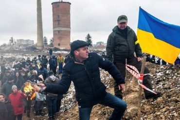 ¡LE MOSTRAMOS! Con bombas molotov, erizos checos y clases de tiro: así enfrenta la resistencia ucraniana a la invasión rusa (+Fotos)