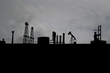 Maduro duplicó sus exportaciones petroleras a Cuba durante abril aunque la cifra en general disminuyó (+Datos)