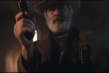 Imágenes revelan que el actor Alec Baldwin ensayó con la pistola antes de la muerte de Halyna Hutchins (+Video)