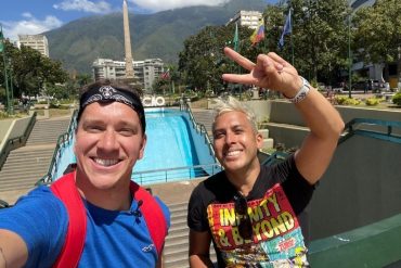 “Entre nosotros sí hay respeto por el trabajo del otro y ética”: Alex Tienda estalló contra venezolano Oscar Alejandro por comentario en foto de Luisito Comunica (+Polémica)