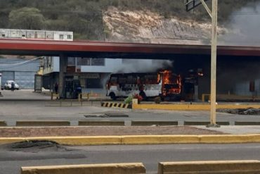 El impactante video de un autobús que se incendió mientras surtía de gasolina en una estación de Lechería