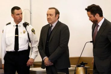 El actor Kevin Spacey fue imputado en Reino Unido por agresión sexual a tres hombres