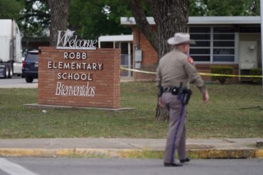 “Eran noviecitos, se escribían siempre ‘te quiero’”: padres decidieron enterrar juntos a dos víctimas de la masacre de Texas porque estaban enamorados