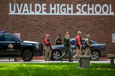 Policía de Texas admitió que fue un error no entrar antes al aula del tiroteo