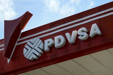 Jubilados de Pdvsa denuncian que la estatal firmó un acuerdo que reduce sus salarios