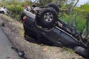 Mueren 4 venezolanos en accidente de tránsito por intentar esquivar un chivo en Maicao