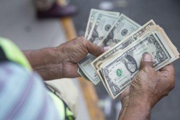 Precio del dólar paralelo registra un aumento del 2,07% en el inicio de la jornada de este #15Nov (+Foto)