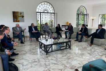 Embajadores James Story y Romain Nadal se reunieron con representantes de la Plataforma Unitaria para la “búsqueda de soluciones”
