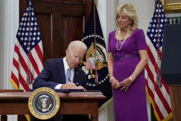 Biden calificó como «horripilantes y desgarradoras» la muerte de un grupo migrantes dentro de camión en Texas