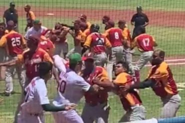 Venezolanos y mexicanos se fueron a las manos en un partido del Panamericano de Béisbol Sub-23 (+Video)