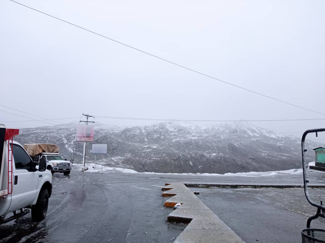 Se registra una espectacular nevada en El Pico del Águila de Mérida este  #3Jun (+Fotos +Video)