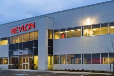 Gigante de la industria cosmética Revlon se declaró en bancarrota debido al impacto de la inflación en el mundo: su deuda asciende a más de 3.300 millones de dólares