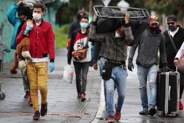Chile advierte que continuarán las expulsiones de migrantes en situación irregular