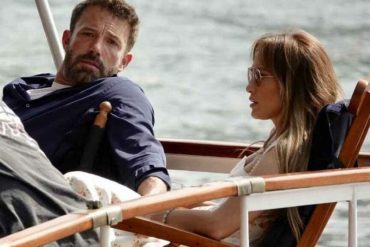 Las fotos más graciosas de Ben Affleck dormido mientras navegaba con Jennifer López después de casarse