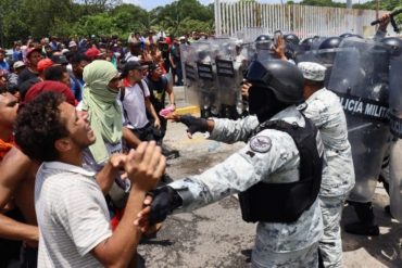 Caravana de migrantes atacó oficina migratoria y se enfrentó a la Guardia Nacional en México