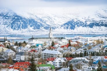 Centenares de venezolanos huyeron del país y encontraron refugio en Islandia, la tierra del hielo