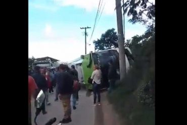 Al menos 16 niños resultaron heridos tras volcarse un transporte escolar en Bogotá