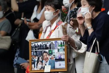 Shinzo Abe, exprimer ministro de Japón, fue despedido en un funeral íntimo que ha congregado a miles en Tokio (+Fotos)