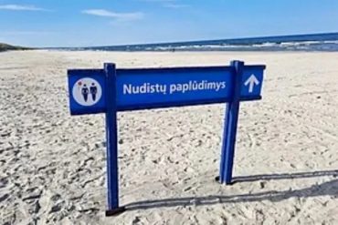 Asesinan a un exhibicionista que se masturbaba delante de una mujer en playa nudista