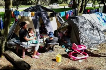 Venezolanos en Carolina del Norte viven en tiendas de campaña luego de lograr cruzar el Darién y la frontera (+Video)