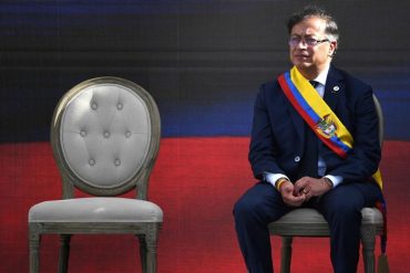 “Profundo dolor de estómago”: la supuesta razón por la que Gustavo Petro no fue al reconocimiento de tropas y dejó plantada a la nueva cúpula militar (+Video)