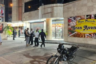 Tiroteo en un supermercado de Ciudad Ojeda dejó un policía fallecido: sujetos con uniformes y chalecos antibalas intentaron secuestrar al propietario