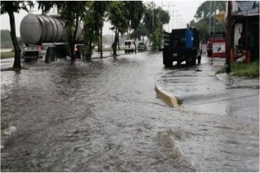 Inameh recomienda tomar previsiones ante las fuertes lluvias y pide evitar salir a la calle