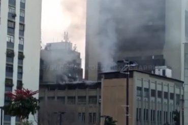 Se registró un posible incendio en estructura adyacente a la plaza del BCV este #22Ago