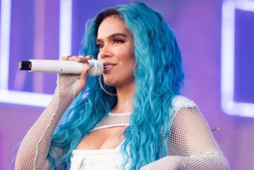 Karol G finalmente mostró su nuevo color de cabello luego de haberse despedido de su icónico tono azul: “Enamorada de verme así en el espejo” (+Video)