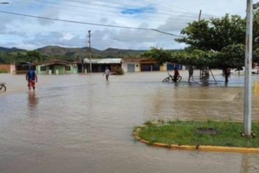 Se desbordó río en la Gran Sabana debido a las fuertes lluvias: Más de 3.000 personas resultan afectadas