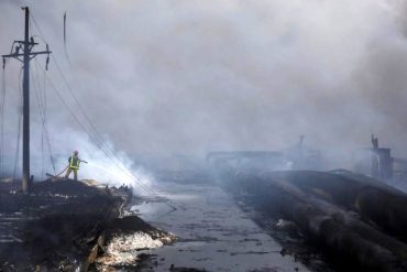 En Venezuela siguen los reclamos por los sueldos y salarios y Maduro ofrece recursos a Cuba para reconstruir su puerto petrolero que sufrió un incendio