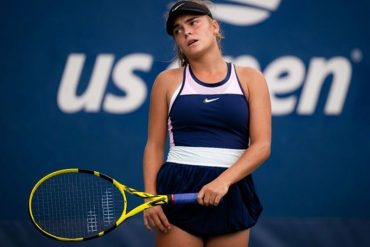 Polémica en el US Open por la felicitación del padre y entrenador de una tenista de 16 años: la besaron y tocaron “inapropiadamente” (+Video)