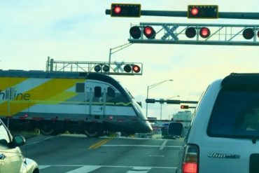 Tres hermanos venezolanos murieron en accidente de tránsito en EEUU: el vehículo en el que viajaban chocó contra un tren