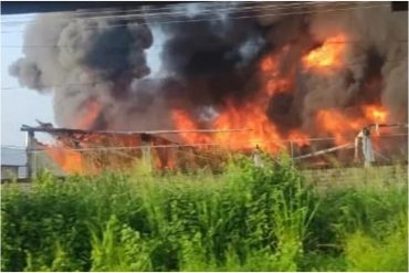 Se registró un fuerte incendio en un galpón de la compañía venezolana Greco este #7Sep